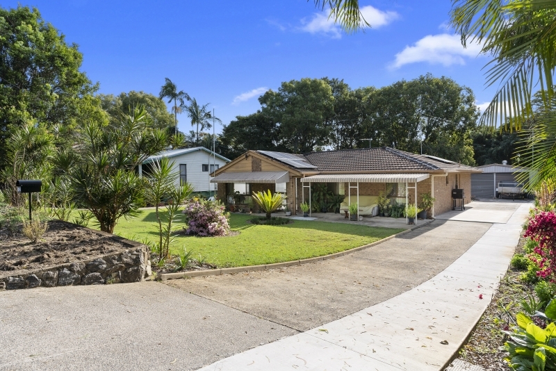 102 Bishop Parade, Beachmere QLD 4510