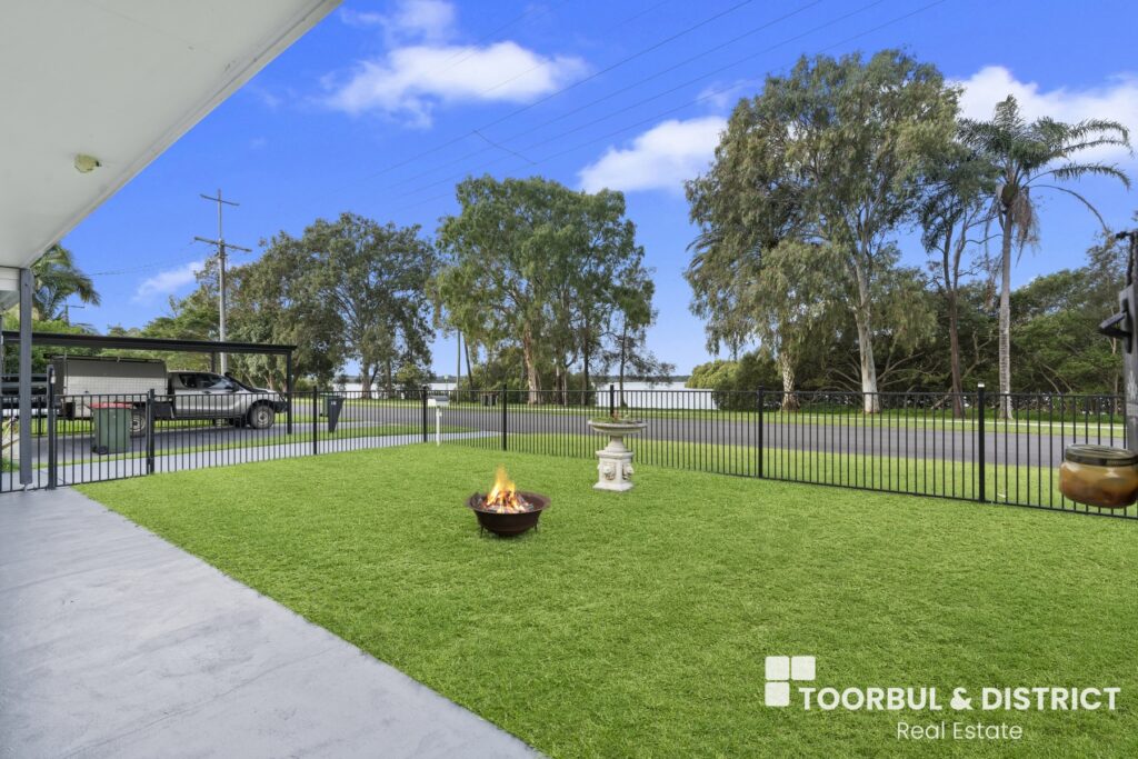 BULLSNEST_78Esplanade_008